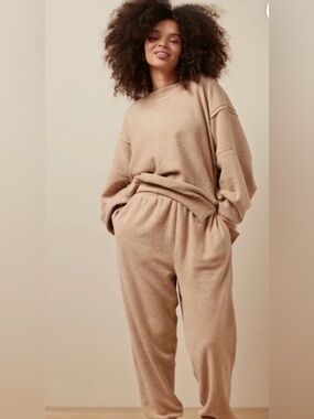 American Eagle Huggable Fleece Lounge Oversized Tan 2 Piece Set EUC Size Small